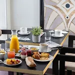 Elysees Bassano Ξενοδοχείο 4*