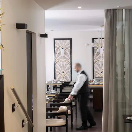 Elysees Bassano 4* פריז