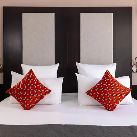Elysees Bassano Hotel