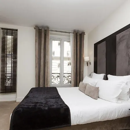 Elysees Bassano 4* Париж