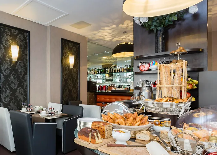 Elysees Bassano Hotell Paris