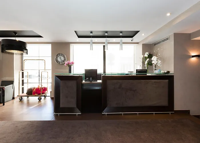 Elysees Bassano 4* Paris