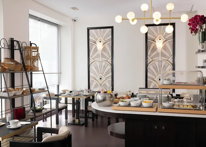 Elysees Bassano Hotell