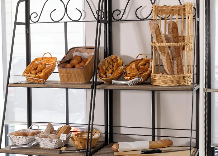 Elysees Bassano Hotell