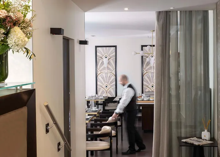 Elysees Bassano 4* Paris