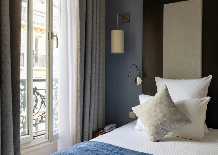 Elysees Bassano Hotell Paris