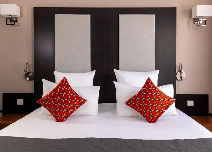 Elysees Bassano Hotell