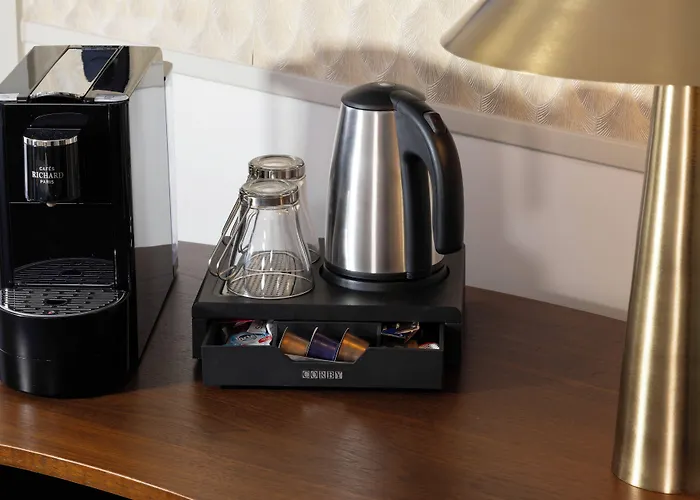 Elysees Bassano Paris