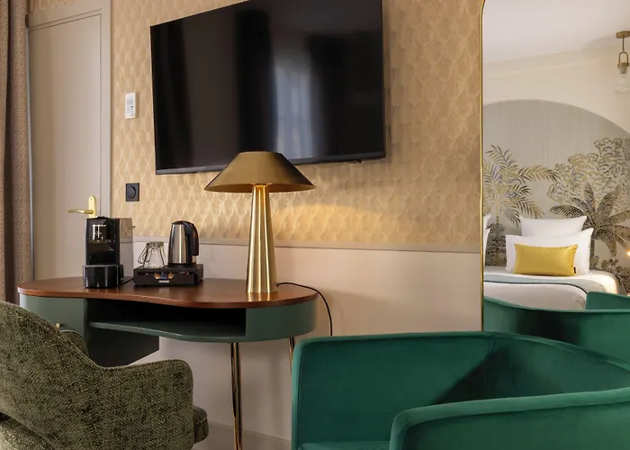 Elysees Bassano Hotell