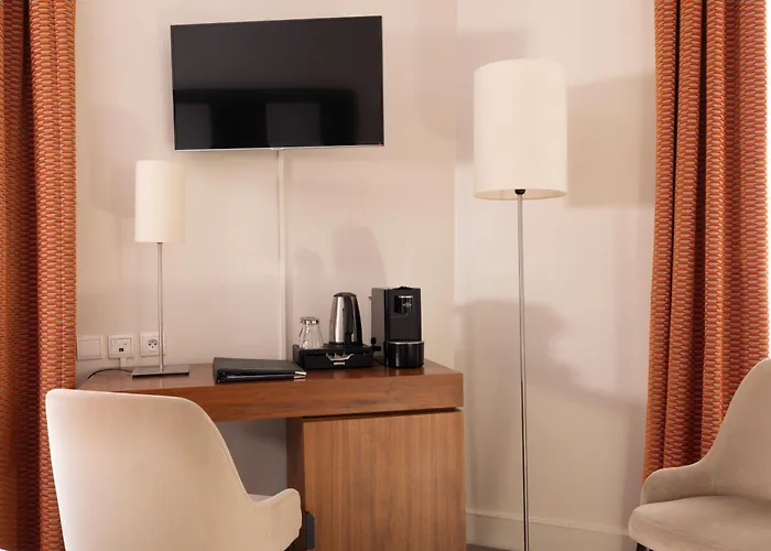 Elysees Bassano Hotell