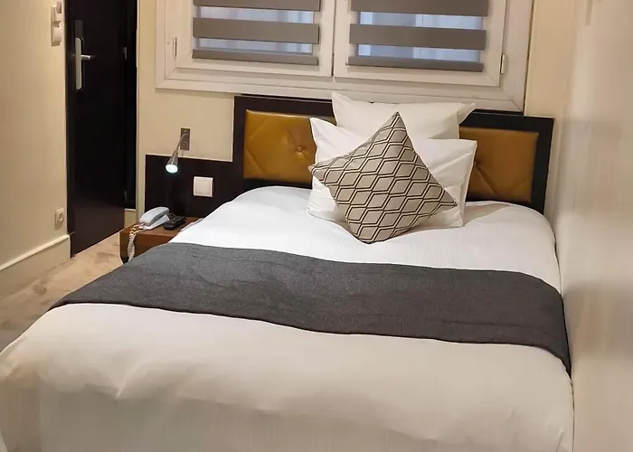 Elysees Bassano Hotell Paris