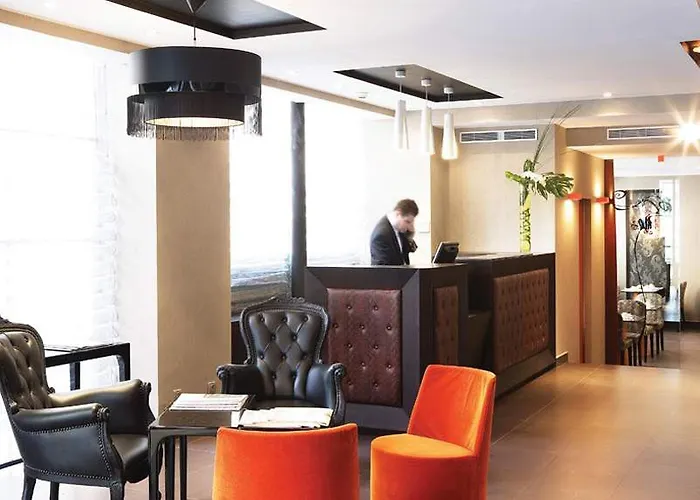 Elysees Bassano Hotell